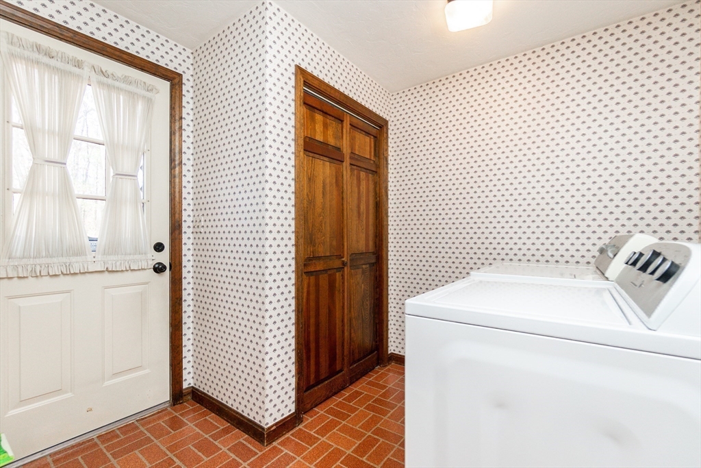 12 Barnstable Road Norfolk, MA 02056 - Photo 18 of 28 Gallery Image 18