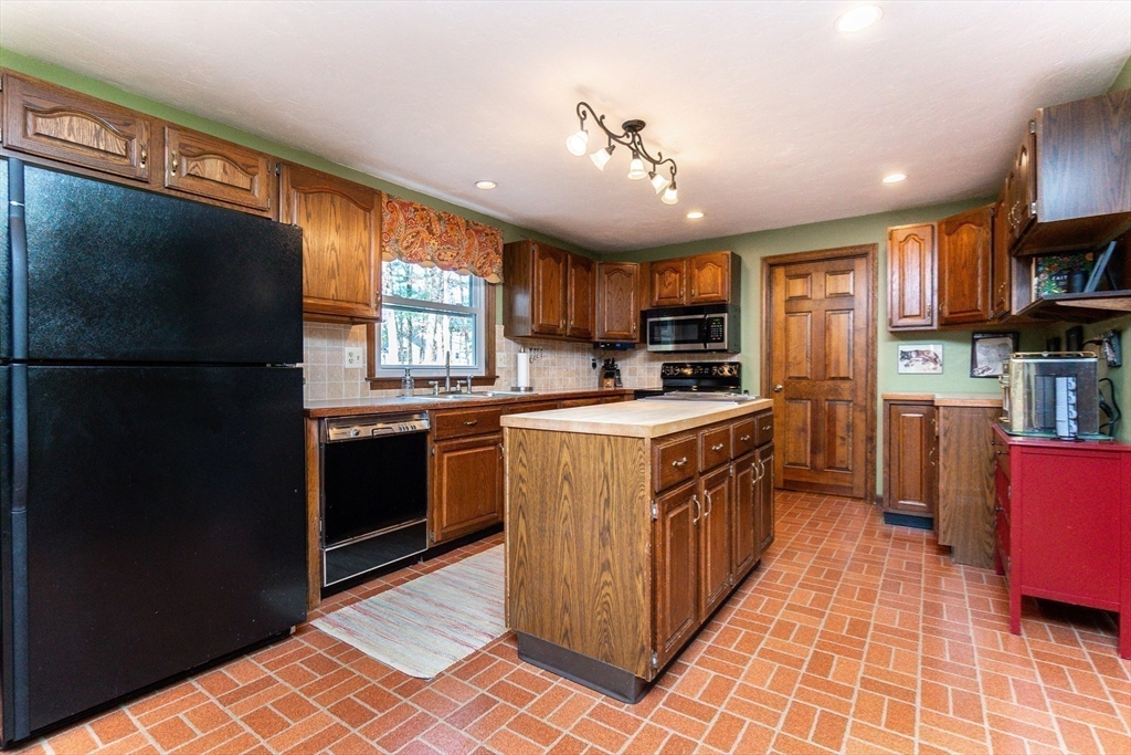 12 Barnstable Road Norfolk, MA 02056 - Photo 8 of 28 Gallery Image 8
