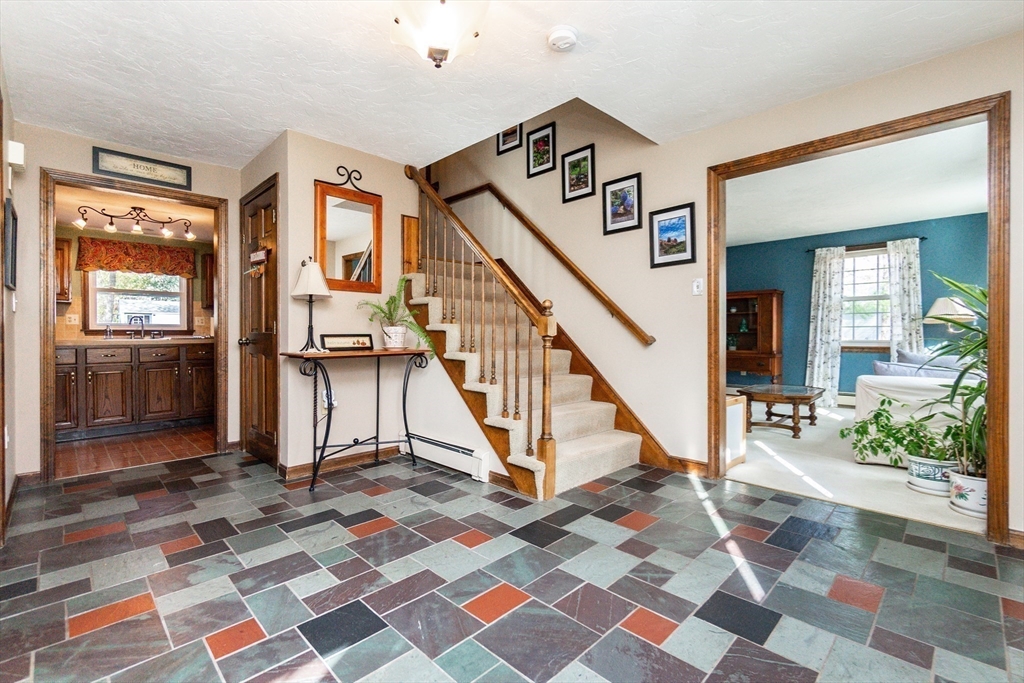 12 Barnstable Road Norfolk, MA 02056 - Photo 9 of 28 Gallery Image 9