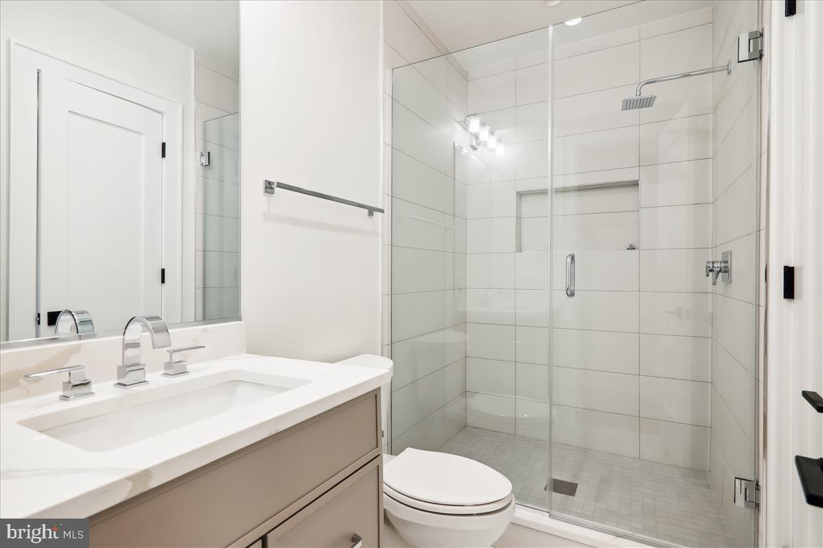 6417 Winnepeg Road Bethesda, MD 20817 - Photo 54 of 62 Bathroom