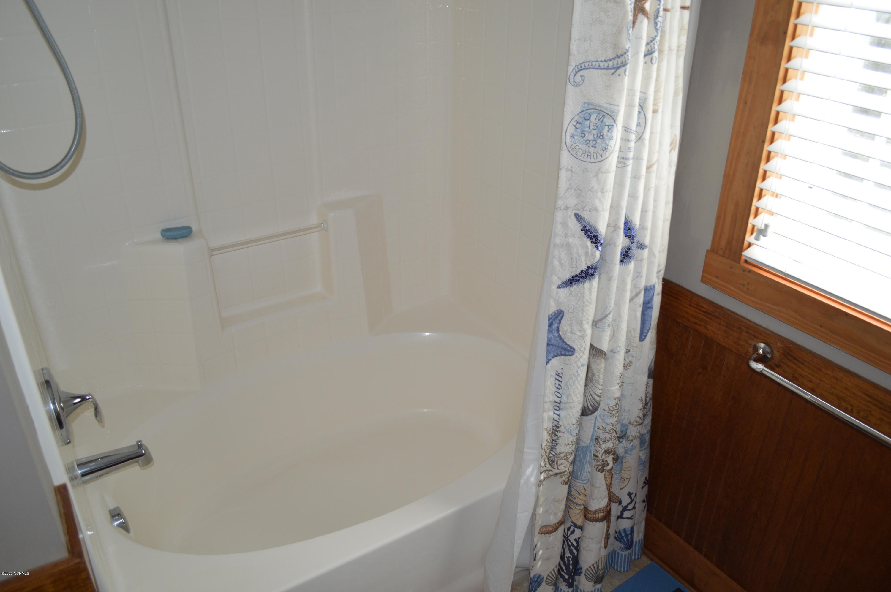 2125 Perrytown Loop Road New Bern, NC 28562 - Photo 16 of 28 Guest Bathroom