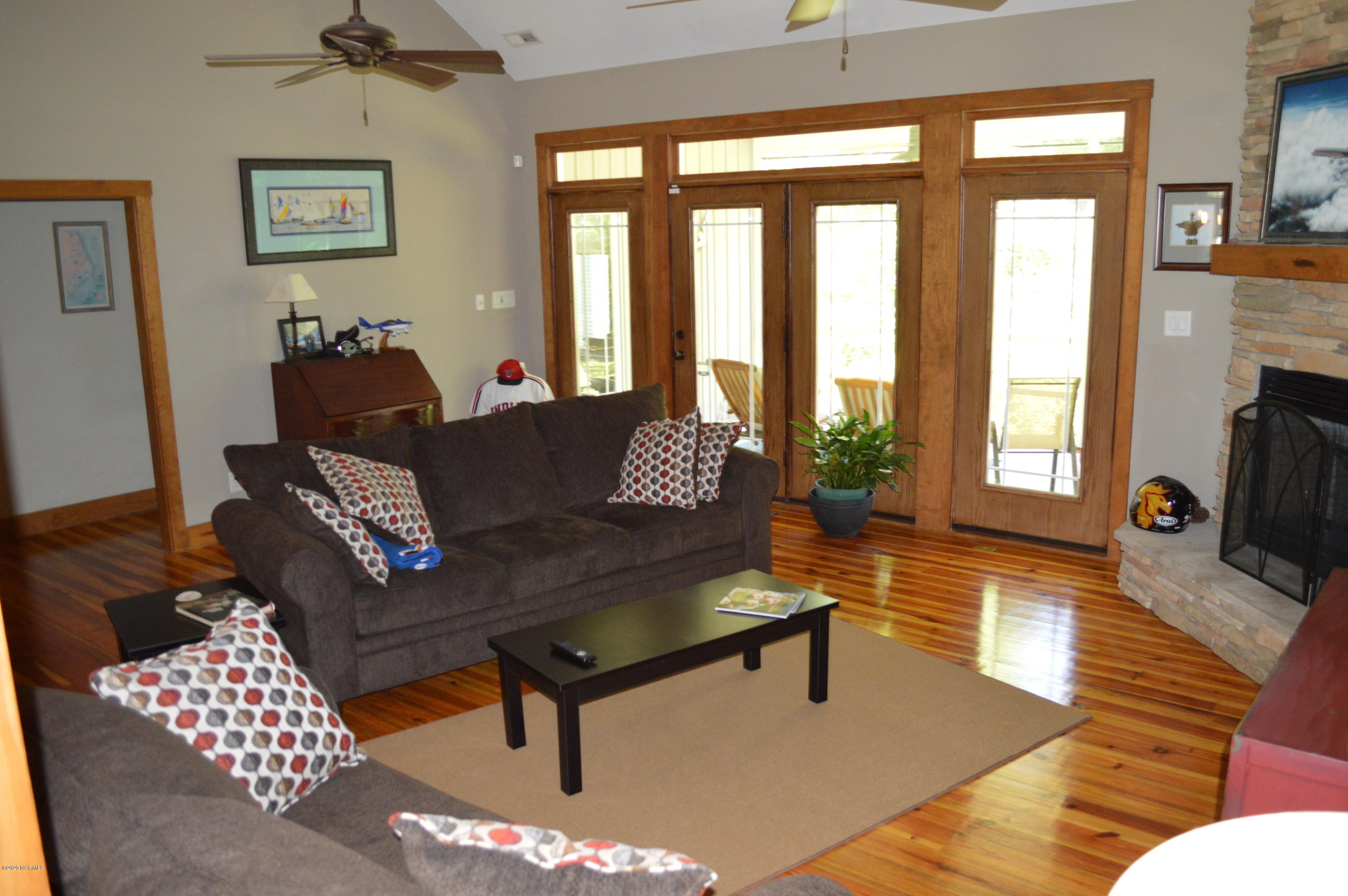 2125 Perrytown Loop Road New Bern, NC 28562 - Photo 7 of 28 Living Room