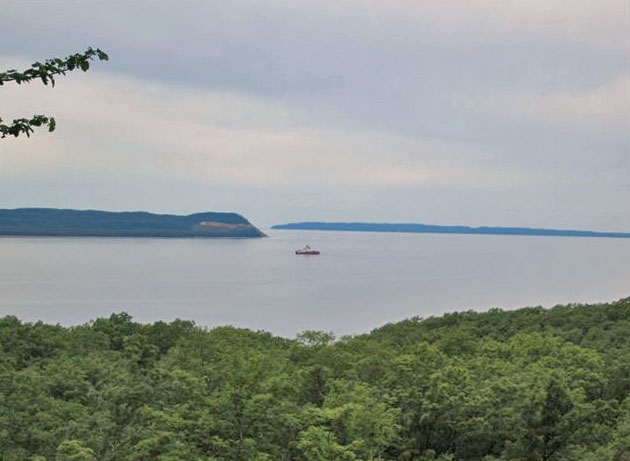 2171 South Ridge Road Lake Leelanau, MI 49653 - Photo 4 of 14 1814283-3.JPG