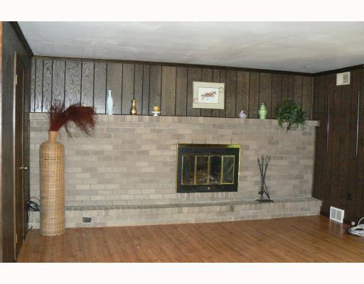 2211 Ramsey Road Monroeville, PA 15146 - Photo 5 of 18 Den/Family/Great Room.