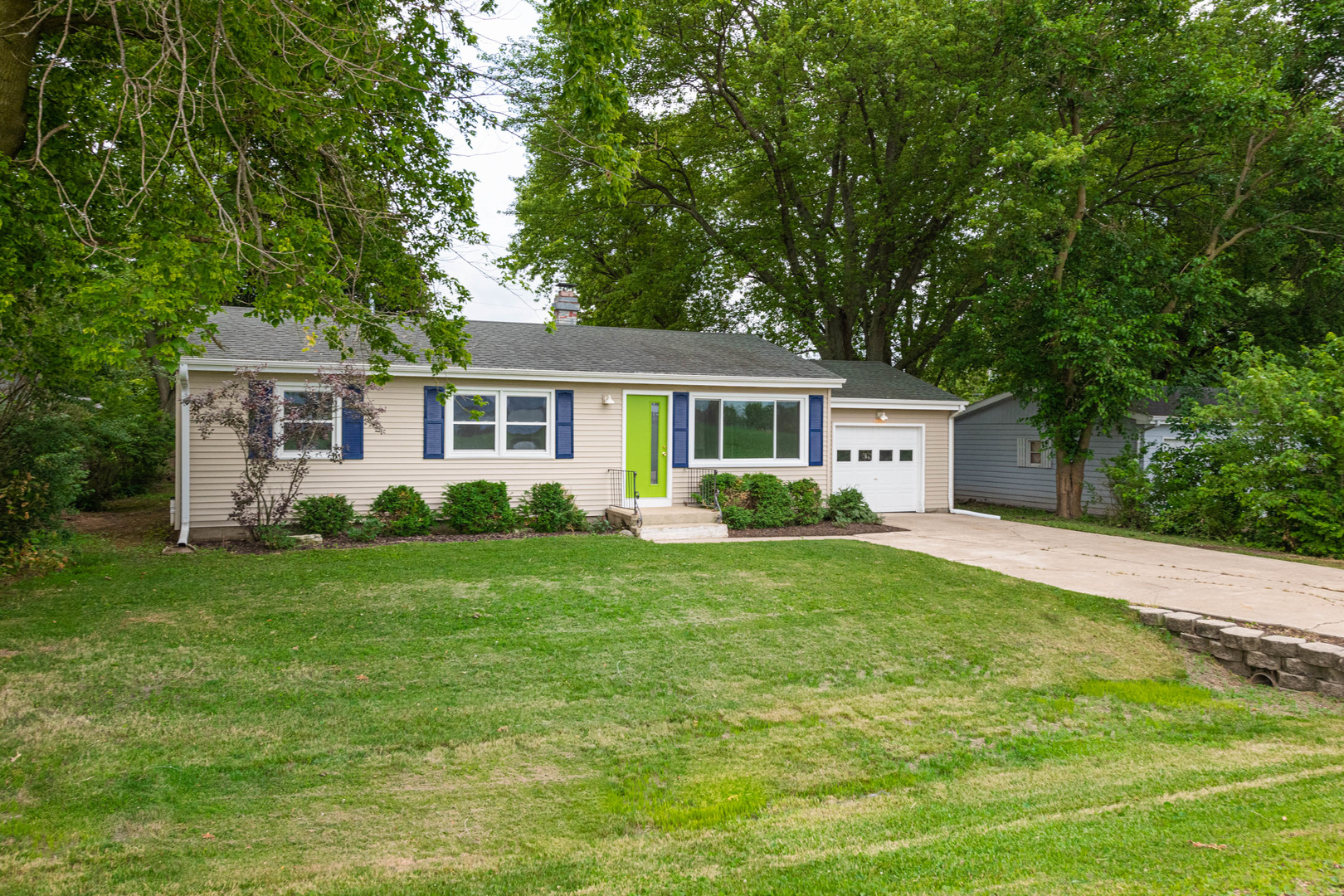 11183 East Fisher Road Rochelle, IL 61068 - Photo 1 of 24