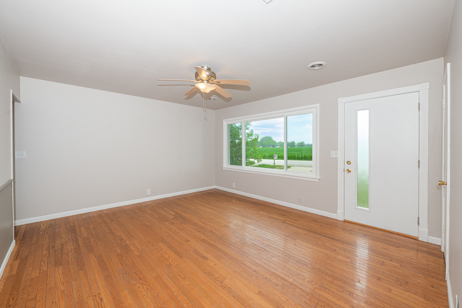 11183 East Fisher Road Rochelle, IL 61068 - Photo 3 of 24