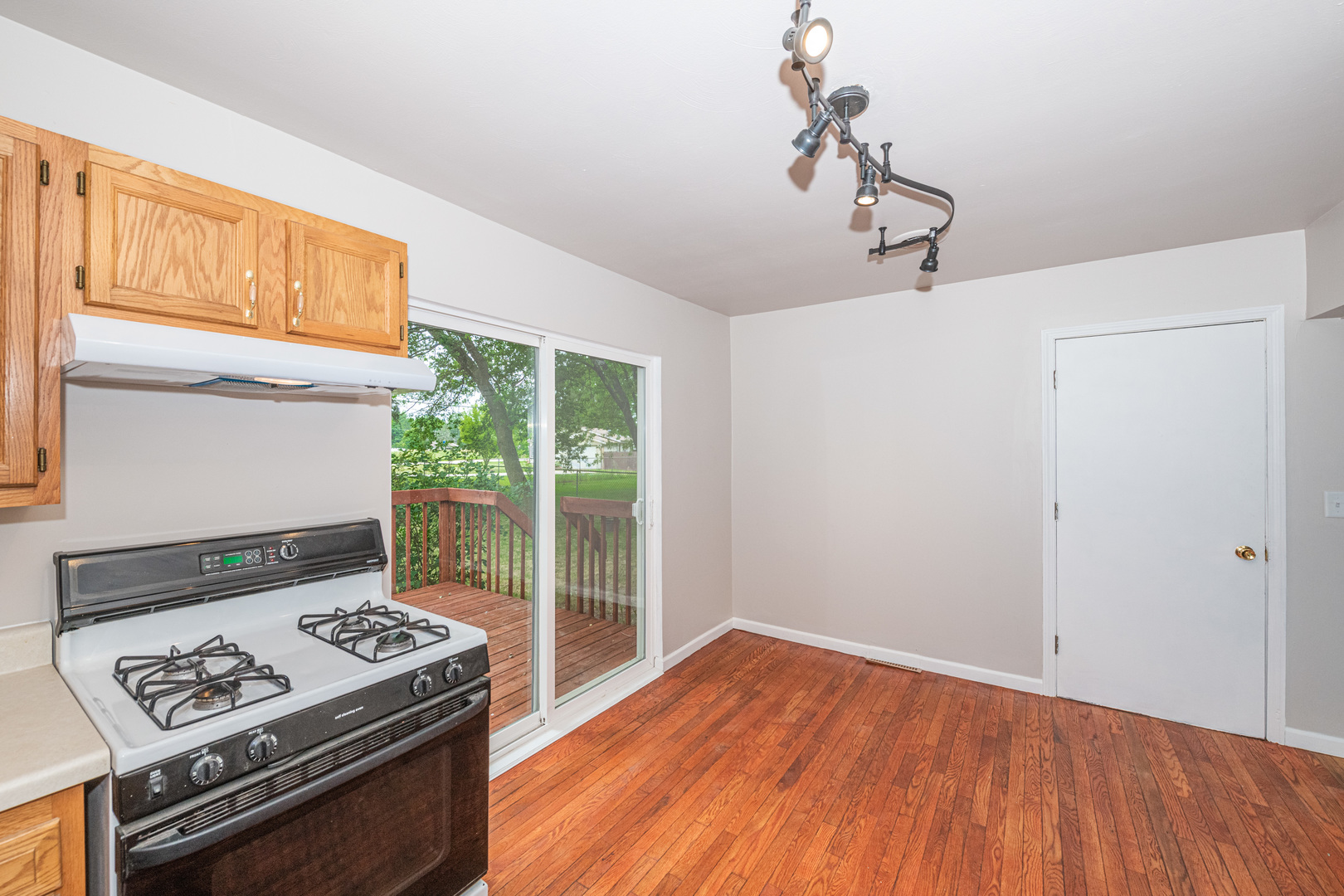 11183 East Fisher Road Rochelle, IL 61068 - Photo 8 of 24