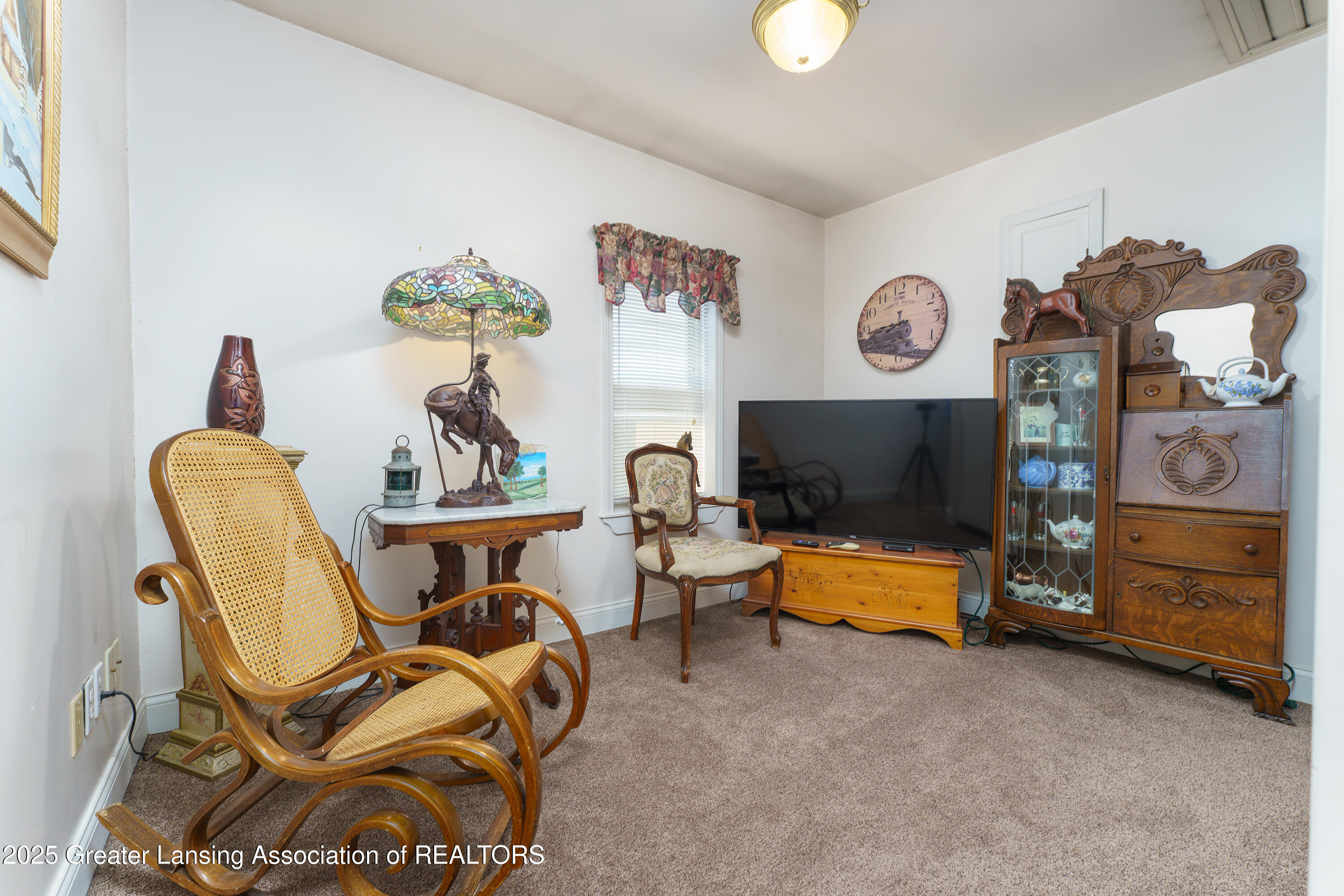 5547 South Byron Road Durand, MI 48429 - Photo 33 of 73 SITTINGROOM