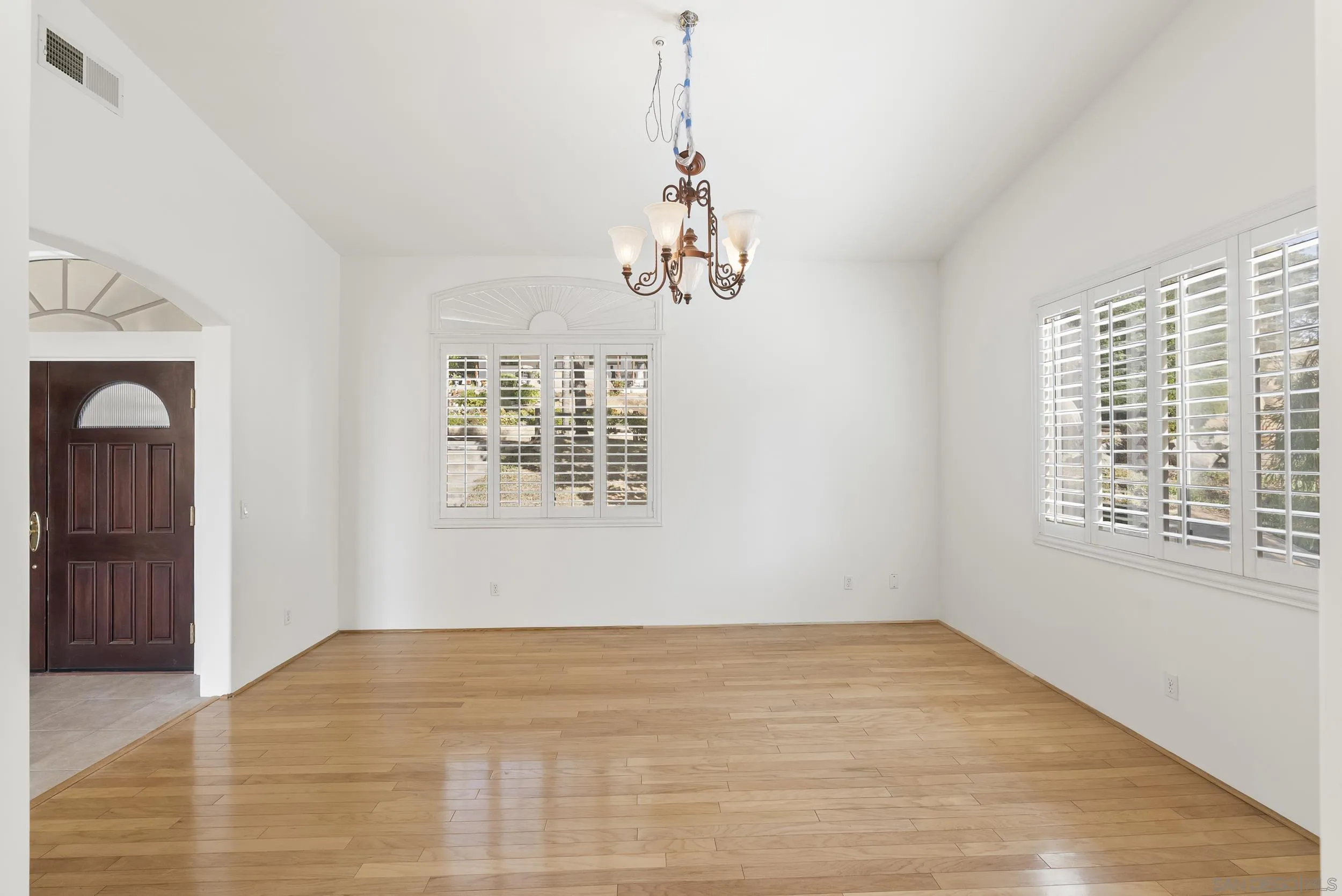 28328 Kettering Lane Escondido, CA 92026 - Photo 11 of 47 a view of a livingroom with a window
