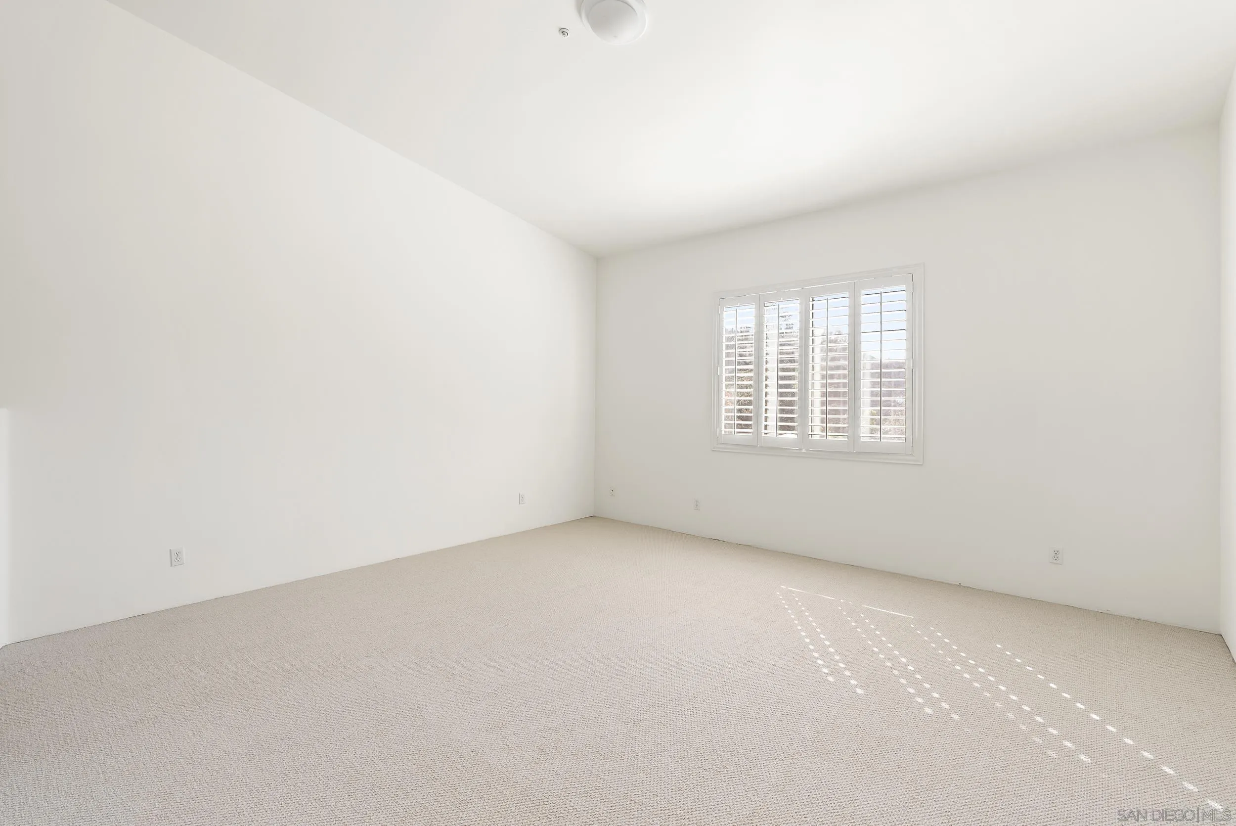 28328 Kettering Lane Escondido, CA 92026 - Photo 17 of 47 an empty room with windows