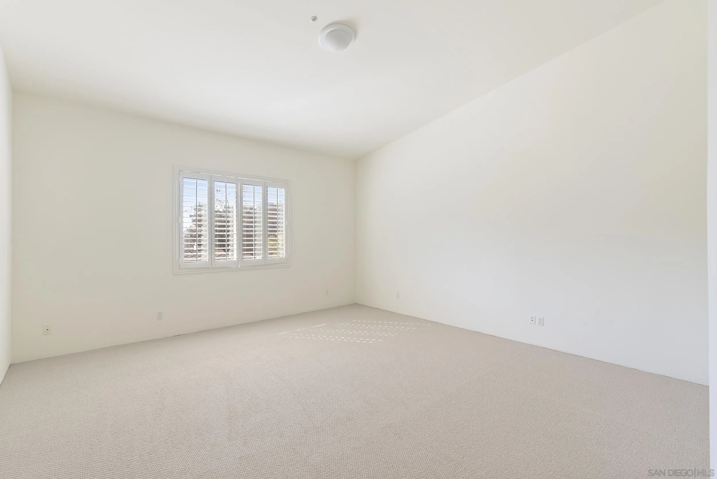 28328 Kettering Lane Escondido, CA 92026 - Photo 18 of 50 an empty room with windows