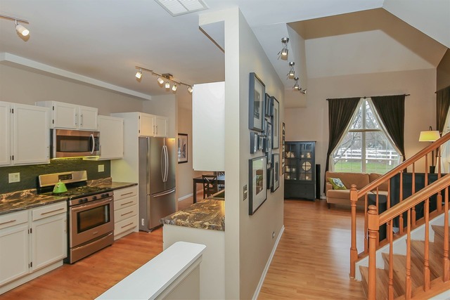 17800 Braewick Road Gurnee, IL 60031 - Photo 2 of 25