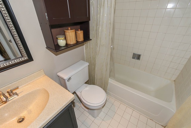 17800 Braewick Road Gurnee, IL 60031 - Photo 16 of 25