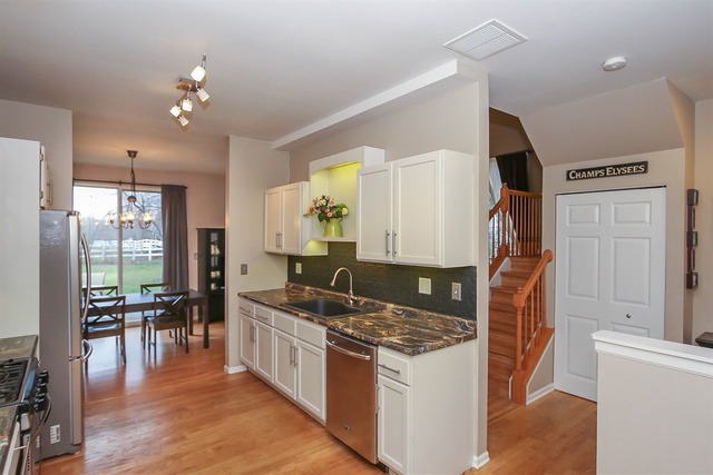 17800 Braewick Road Gurnee, IL 60031 - Photo 4 of 25