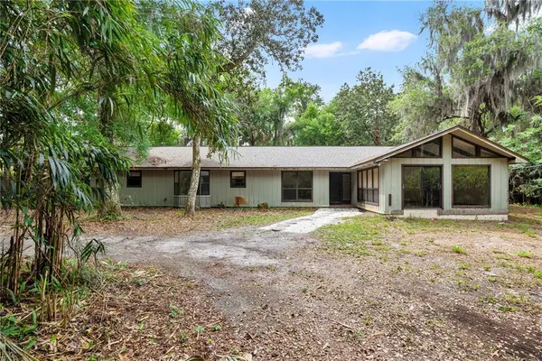 $559,000 | 599 Lake Geneva Road, Geneva, FL 32732