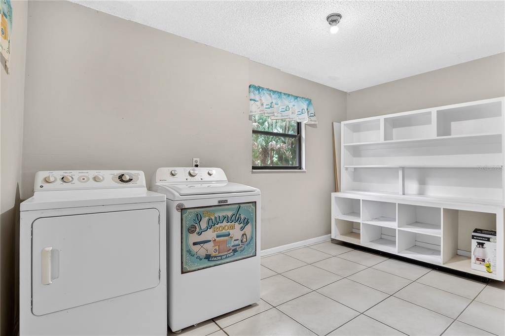 599 Lake Geneva Road Geneva, FL 32732 - Photo 13 of 36