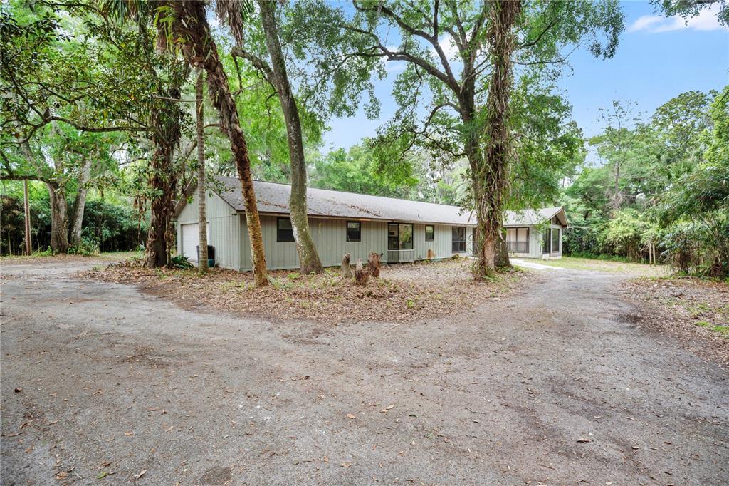 599 Lake Geneva Road Geneva, FL 32732 - Photo 25 of 36