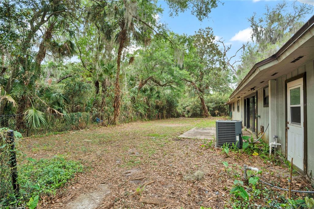 599 Lake Geneva Road Geneva, FL 32732 - Photo 34 of 36