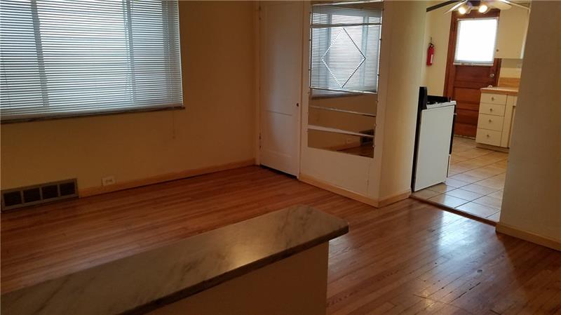 814 7th Street McKees Rocks, PA 15136 - Photo 6 of 20