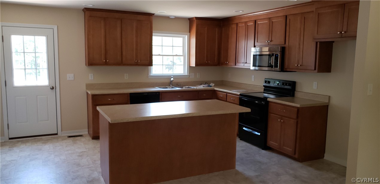 9445 Robin Road Disputanta, VA 23842 - Photo 10 of 22 Gallery Image 10