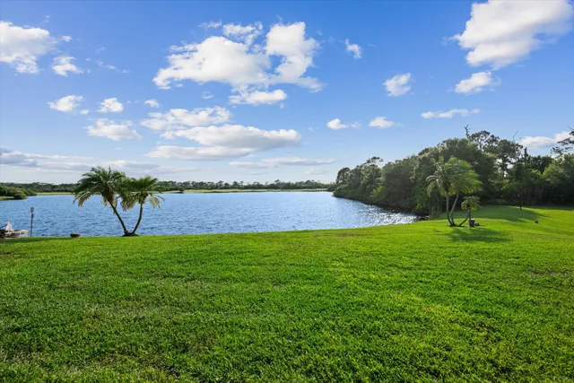 $1,295,000 | 1936 Southwest Wood Duck Lane, Palm City, FL 34990