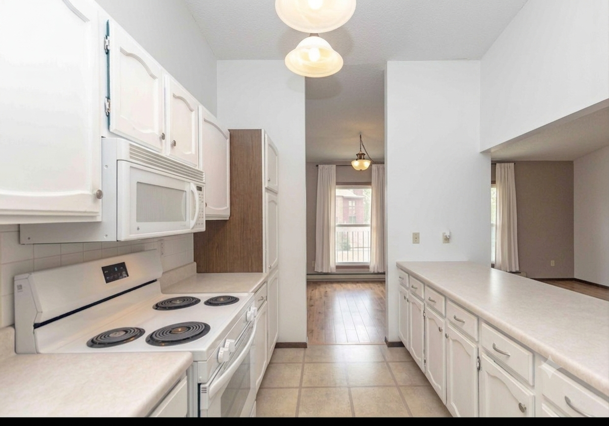 2629 Arrowhead Road South, Unit B7 Fargo, ND 58103 - Photo 15 of 30 Gallery Image 15