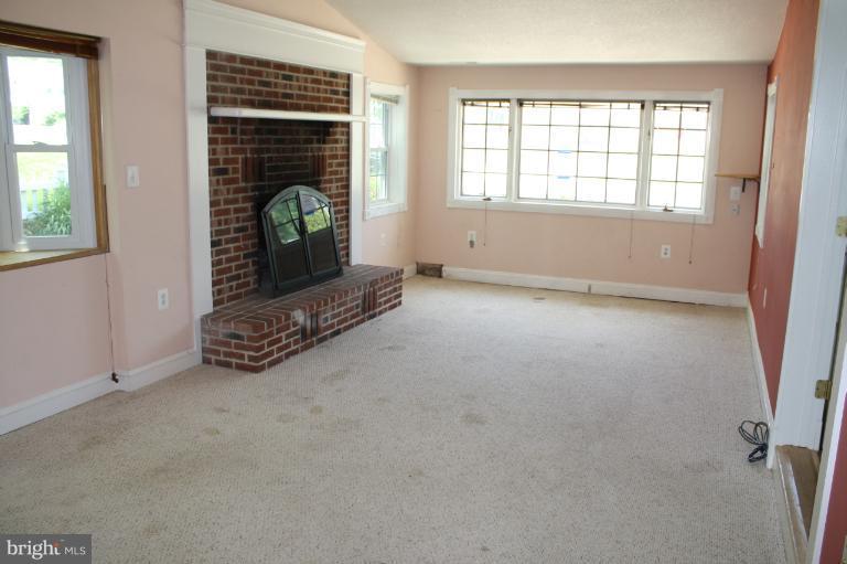 5403 Dunsmore Road Alexandria, VA 22315 - Photo 13 of 27 Family Room