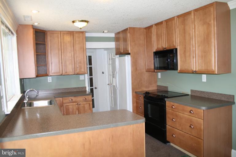 5403 Dunsmore Road Alexandria, VA 22315 - Photo 19 of 27 Kitchen