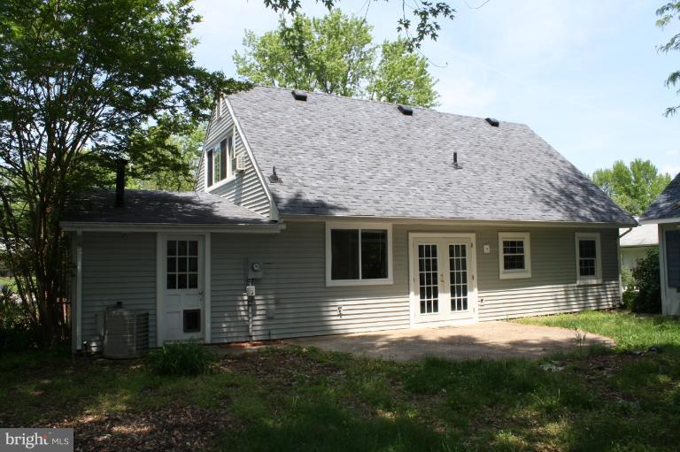 5403 Dunsmore Road Alexandria, VA 22315 - Photo 22 of 27 Exterior (Rear)