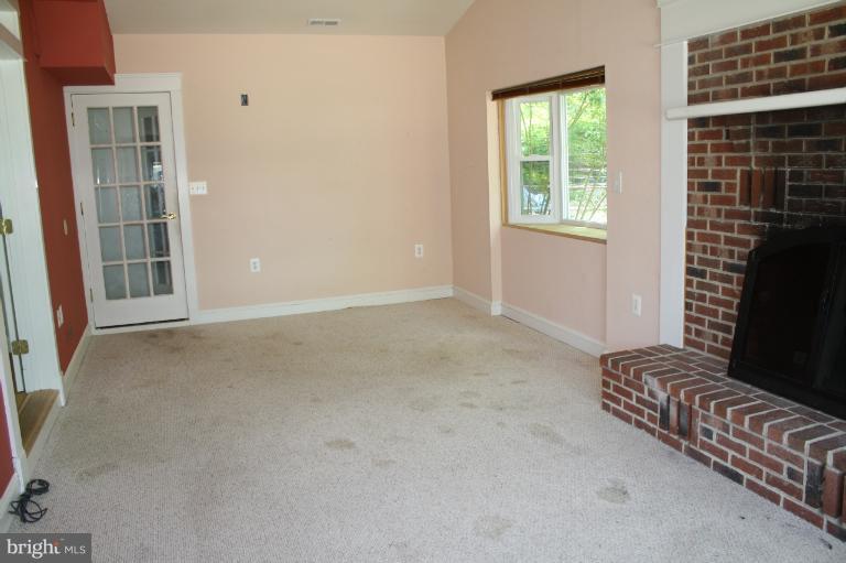 5403 Dunsmore Road Alexandria, VA 22315 - Photo 24 of 27 Family Room