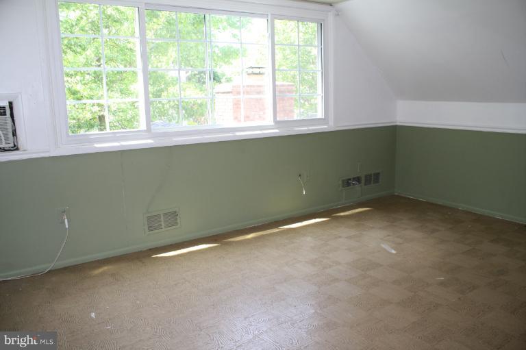 5403 Dunsmore Road Alexandria, VA 22315 - Photo 6 of 27 Bedroom (Master)