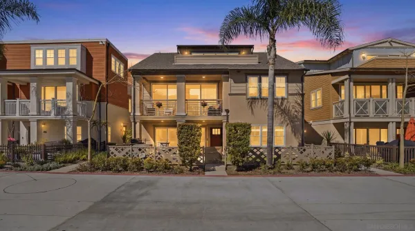 $1,499,000 | 810 Santa Barbara Place, San Diego, CA 92109