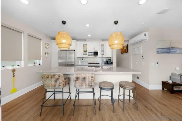 $1,499,000 | 810 Santa Barbara Place, San Diego, CA 92109