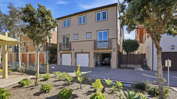 $1,499,000 | 810 Santa Barbara Place, San Diego, CA 92109
