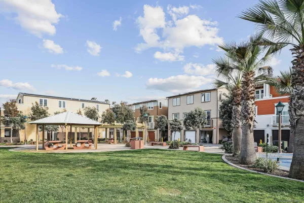 $1,499,000 | 810 Santa Barbara Place, San Diego, CA 92109