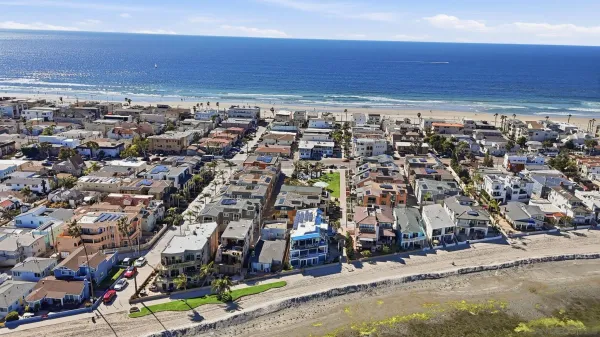 $1,499,000 | 810 Santa Barbara Place, San Diego, CA 92109