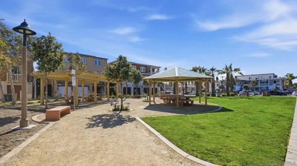 $1,499,000 | 810 Santa Barbara Place, San Diego, CA 92109