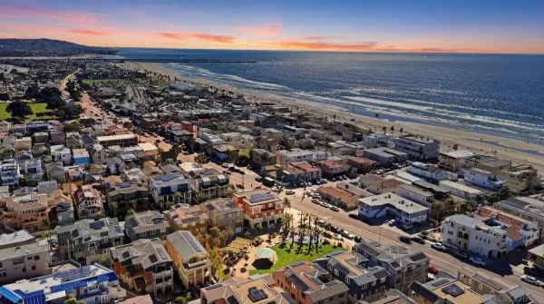 $1,499,000 | 810 Santa Barbara Place, San Diego, CA 92109