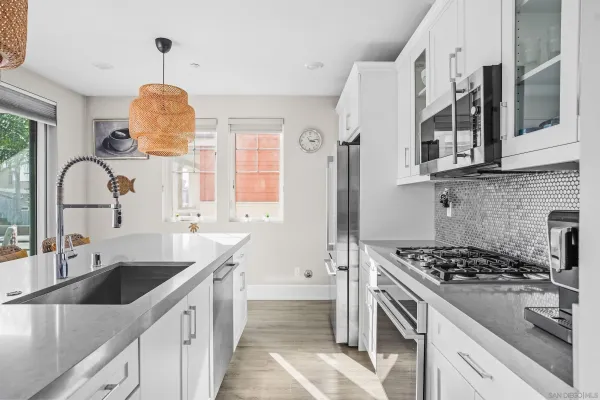 $1,499,000 | 810 Santa Barbara Place, San Diego, CA 92109