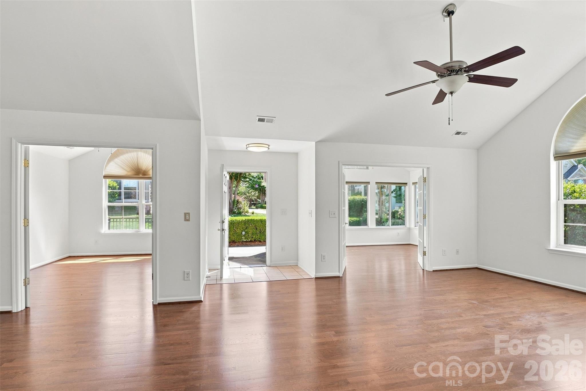 821 Ledgestone Court Tega Cay, SC 29708 - Photo 5 of 42 Gallery Image 5