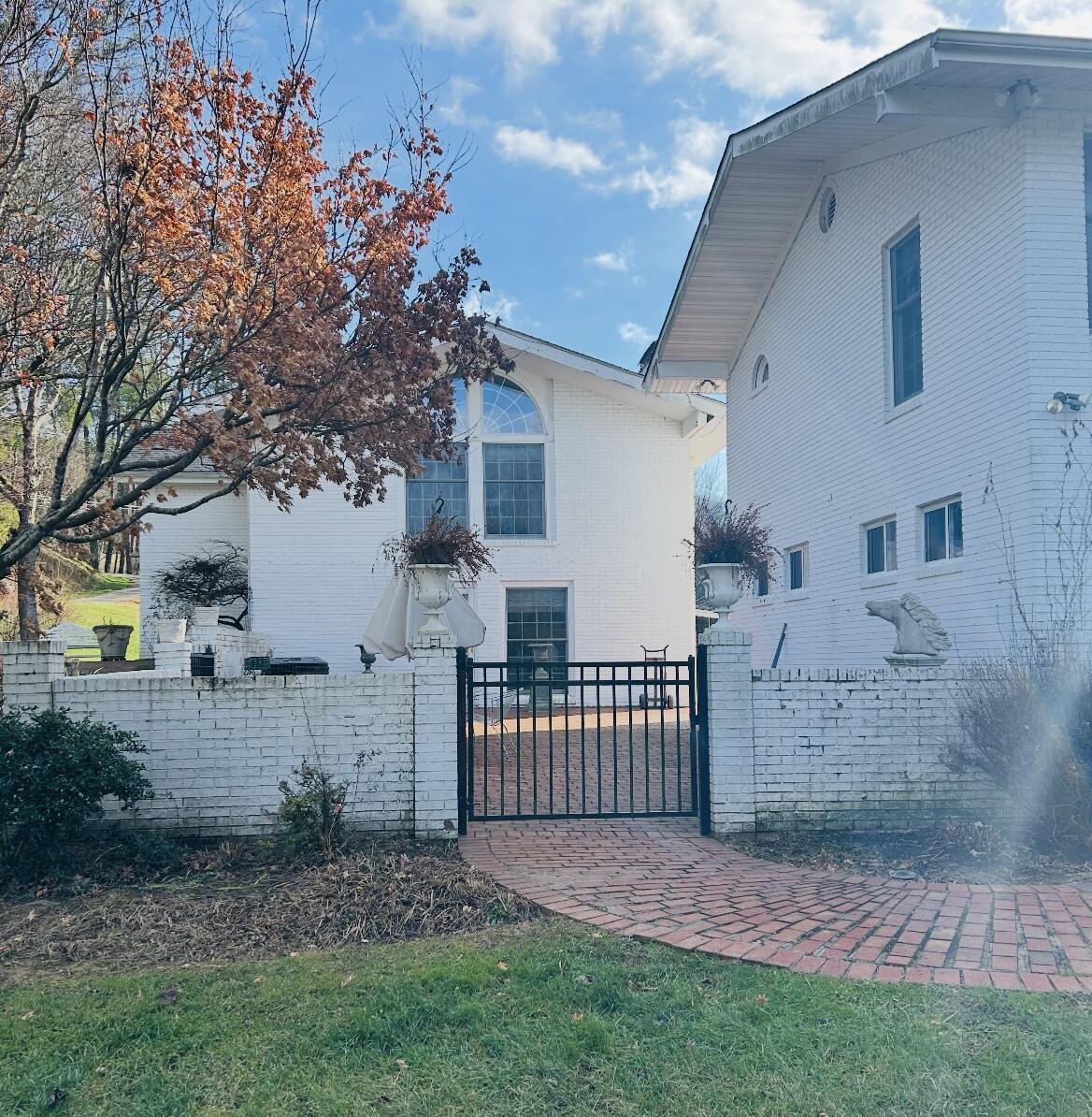 310 Sunny Brook Road Heidrick, KY 40949 - Photo 8 of 68 Gate entrance to right side
