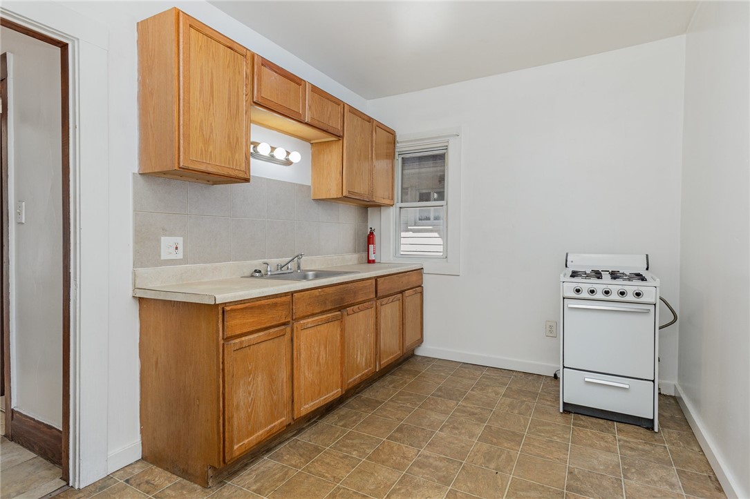 812 Norton Street Rochester, NY 14621 - Photo 8 of 17