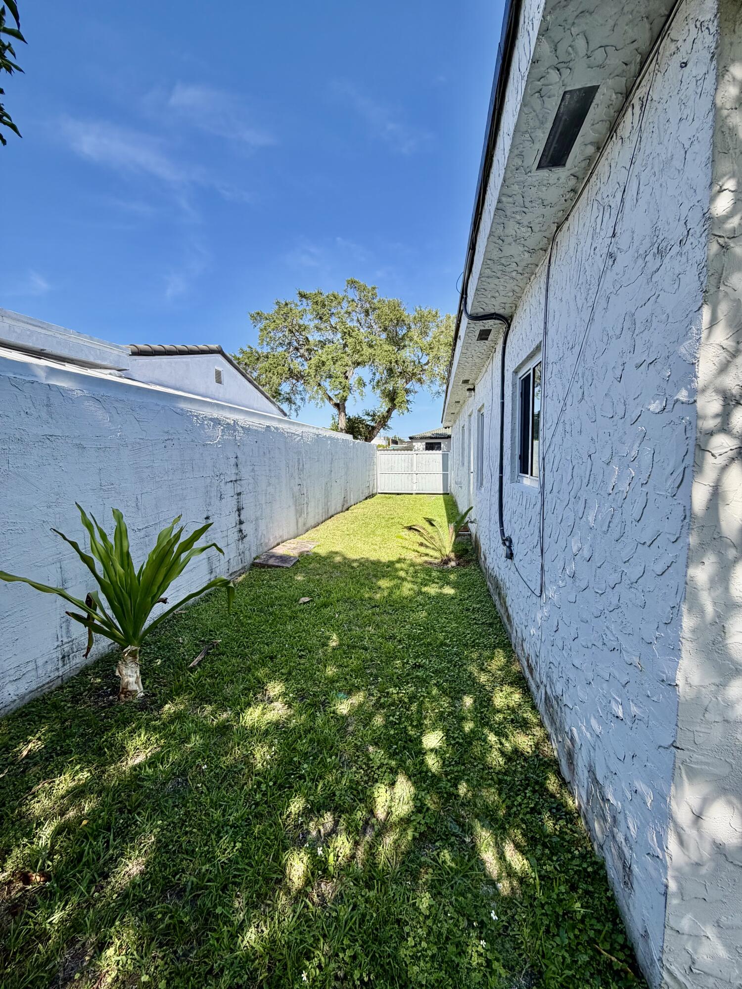 114 Southwest 57th Court Miami, FL 33144 - Photo 28 of 34 114 SW 57th Court Miami (18)
