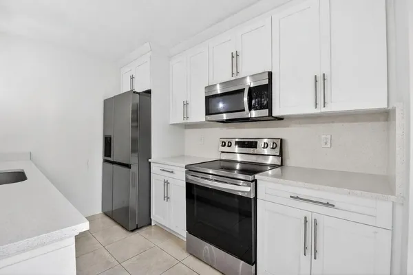 $2,300 | 590 Green Springs Place, West Palm Beach, FL 33409