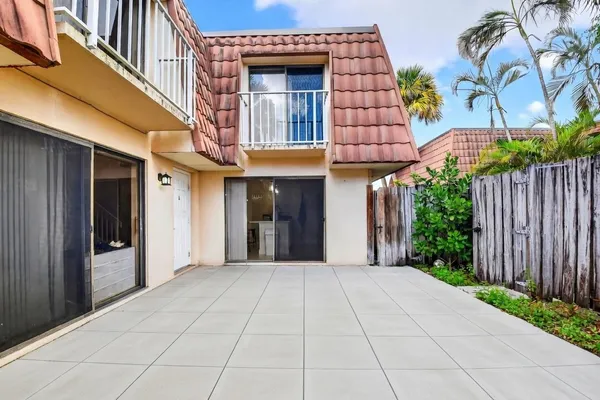 $2,300 | 590 Green Springs Place, West Palm Beach, FL 33409