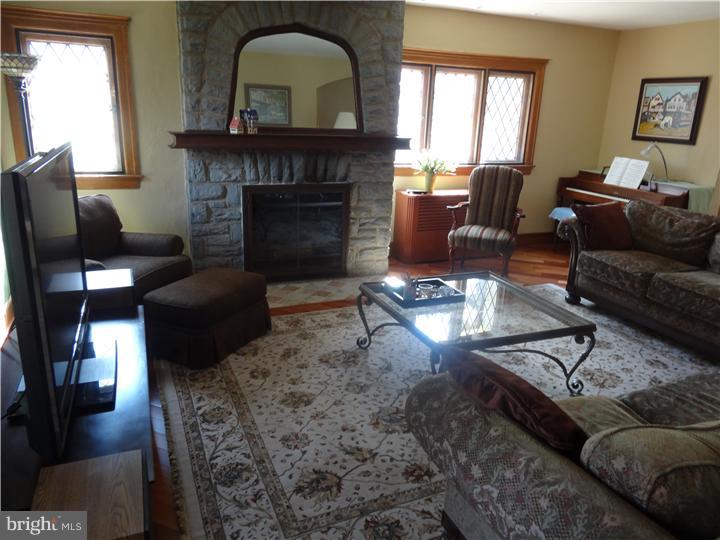 728 East Manoa Road Havertown, PA 19083 - Photo 11 of 19