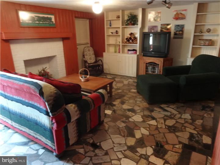 728 East Manoa Road Havertown, PA 19083 - Photo 14 of 19