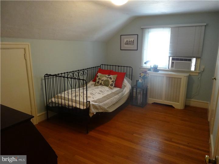 728 East Manoa Road Havertown, PA 19083 - Photo 15 of 19