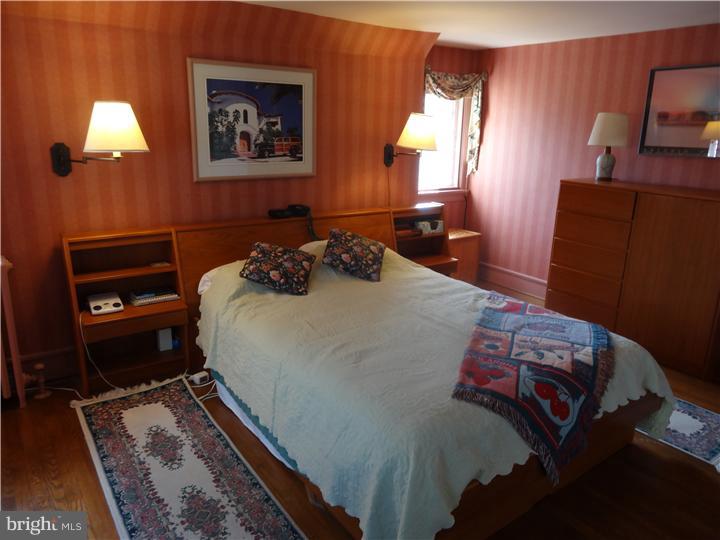 728 East Manoa Road Havertown, PA 19083 - Photo 17 of 19