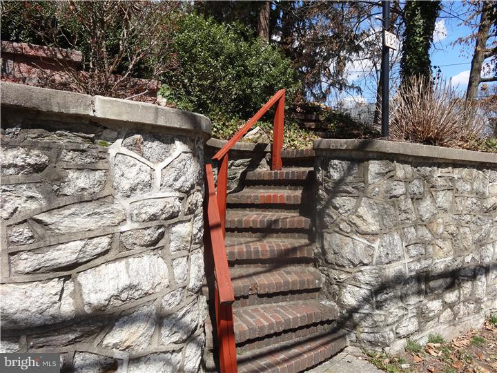 728 East Manoa Road Havertown, PA 19083 - Photo 5 of 19